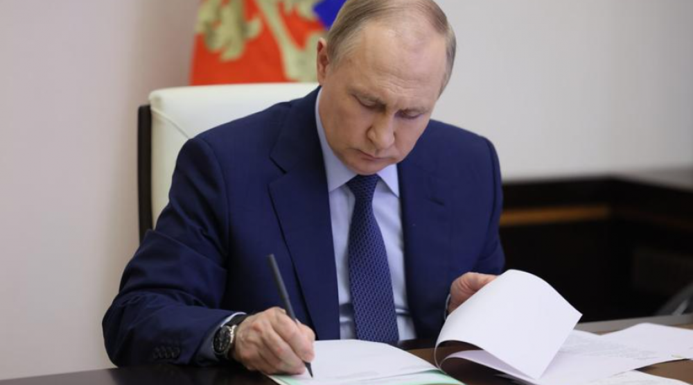 Încă un gest sfidător al lui Putin: Ucrainenii pot cere cetățenie rusă prin procedură simplificată